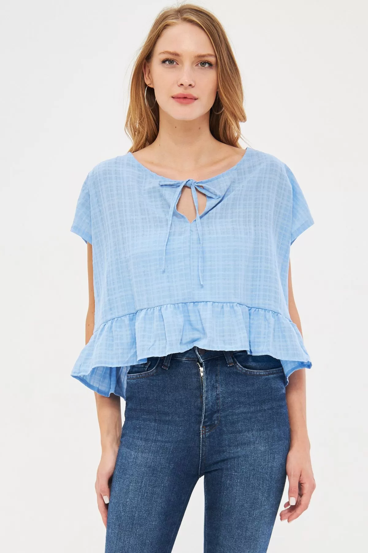 ARM-24Y001088 Bebe Mavi Yarasa Kol Yakası Bağlamalı Eteği Fırfırlı Oversize Crop Bluz