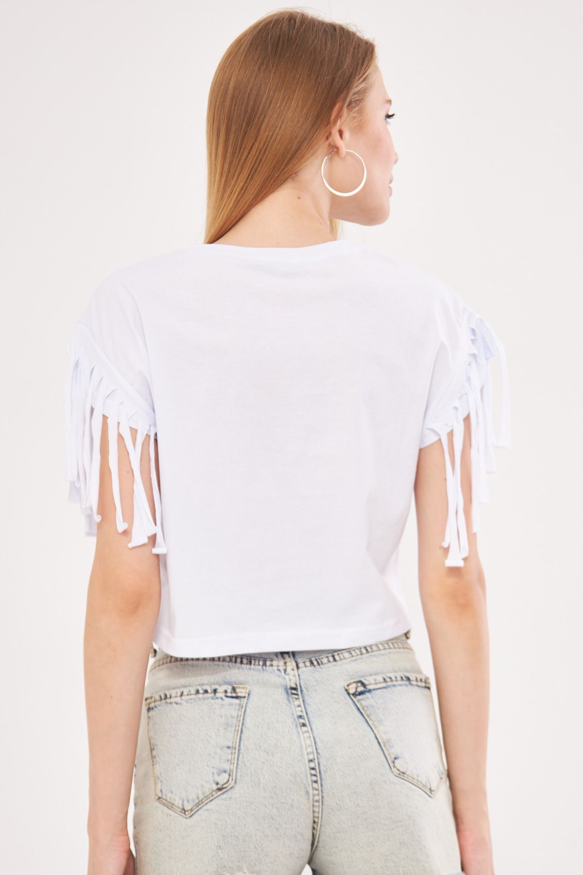 ARM-24Y024019 Beyaz Kolları Püsküllü Oversize Crop T-Shirt