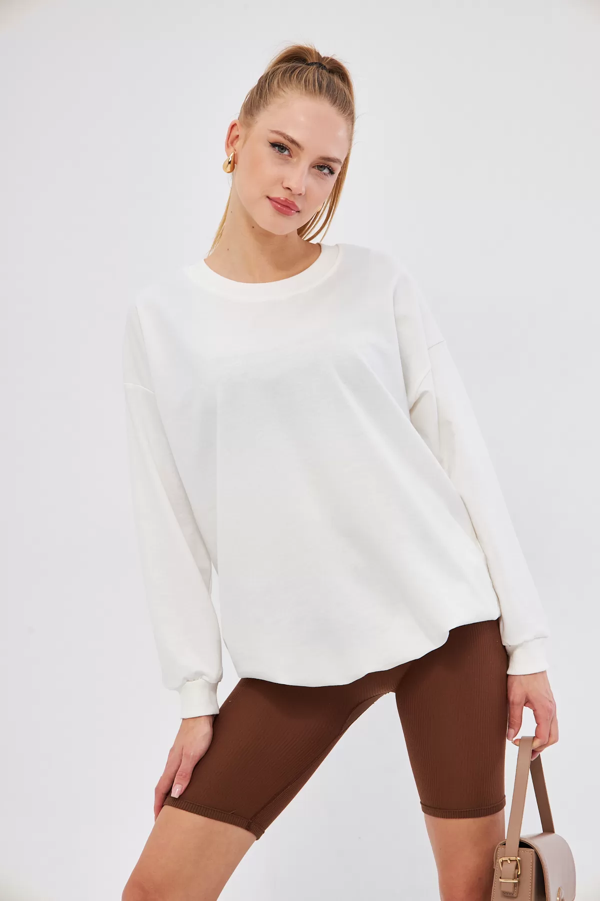 ARM-22K024027 Beyaz Yuvarlak Yaka Oversize Sweatshirt