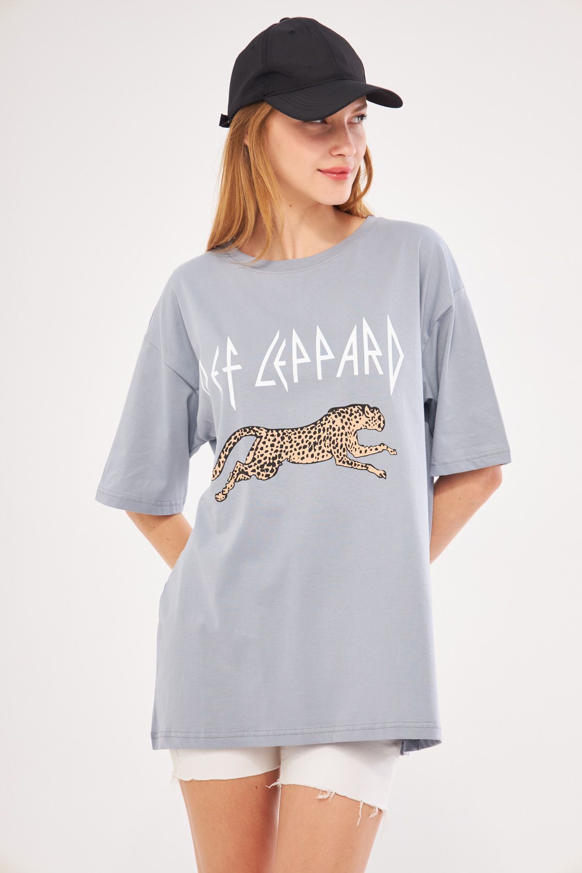 ARM-24Y024022 Gri Önü Leopar Baskılı Oversize T-Shirt