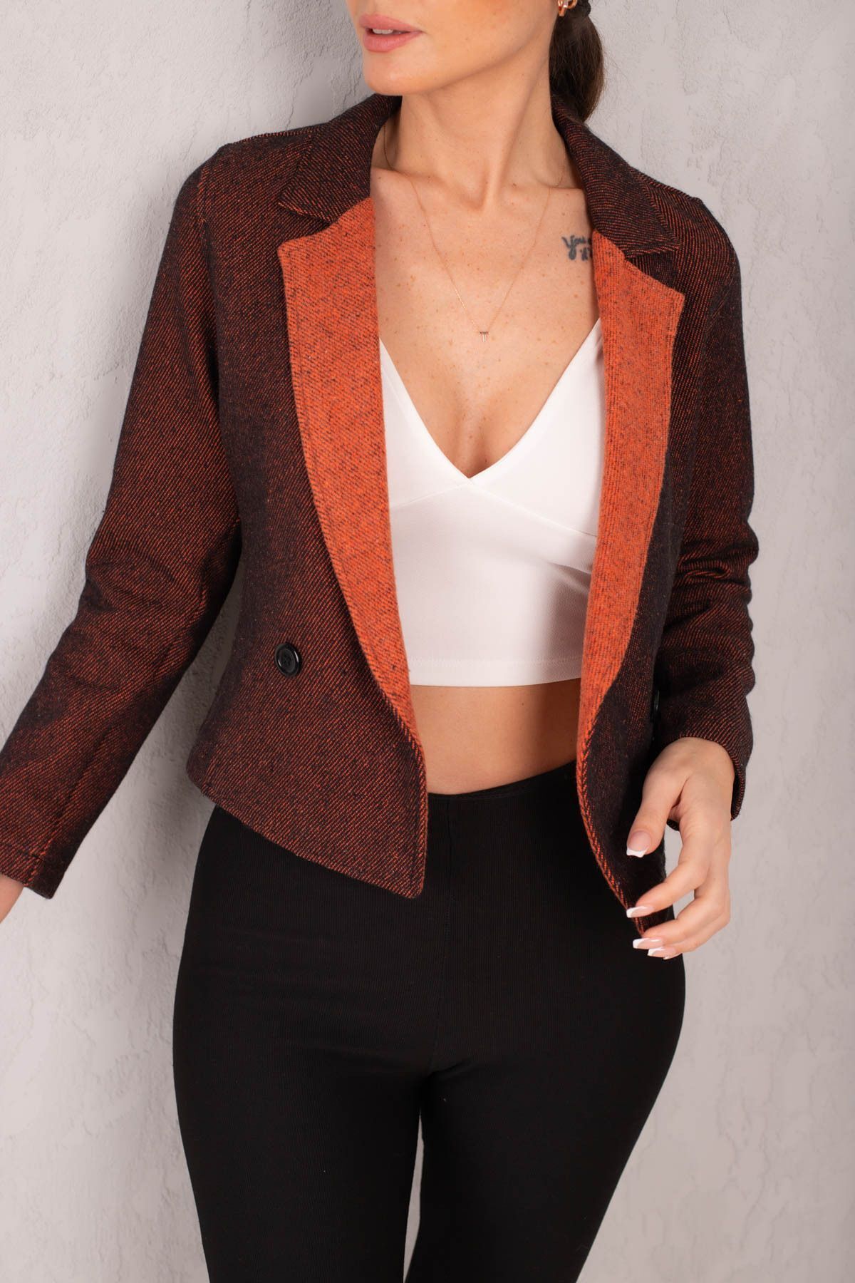 ARM-24K001044 Oranj Kruvaze Yaka İki Renk Kaşe Crop Ceket