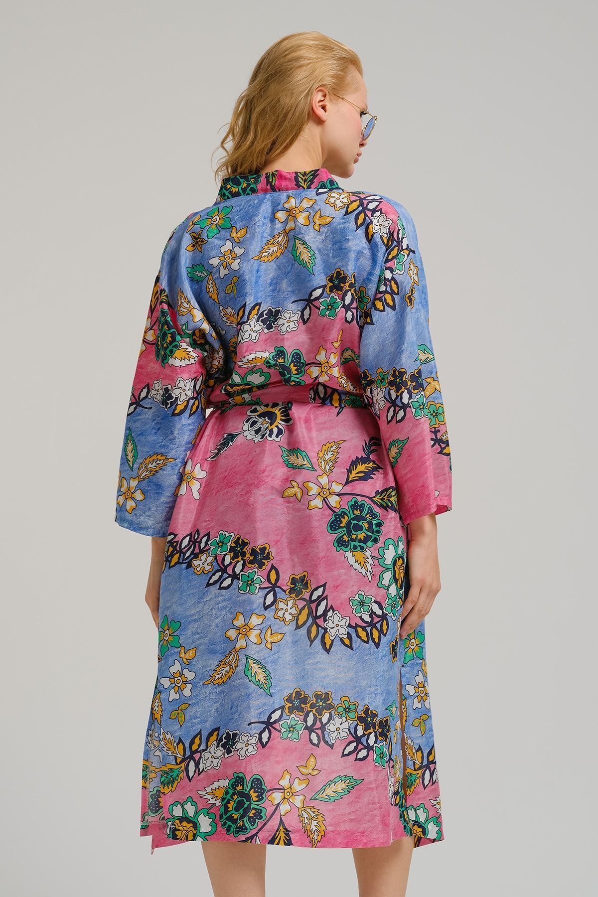 ARM-22Y001120 Pembe Desenli Uzun Kimono