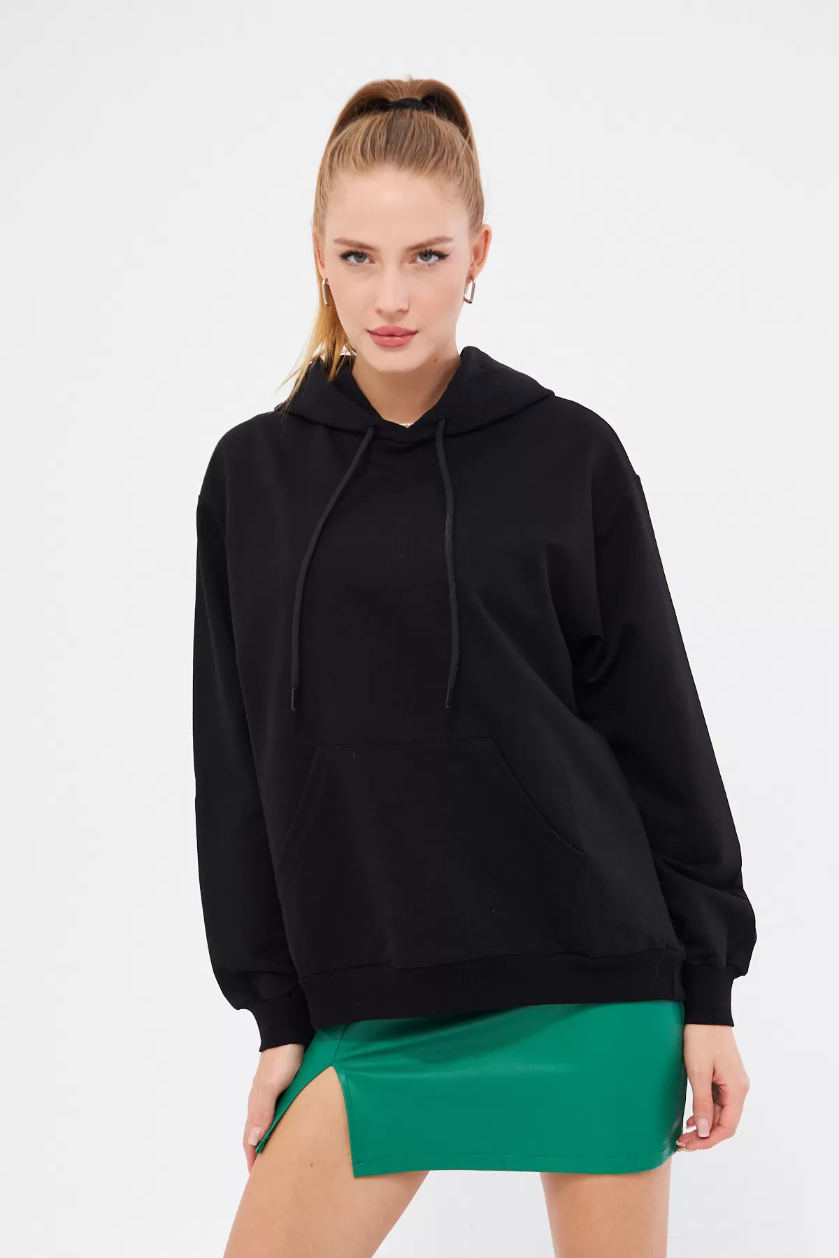 ARM-25K001025 Siyah Cepli Kapüşonlu Sweatshirt