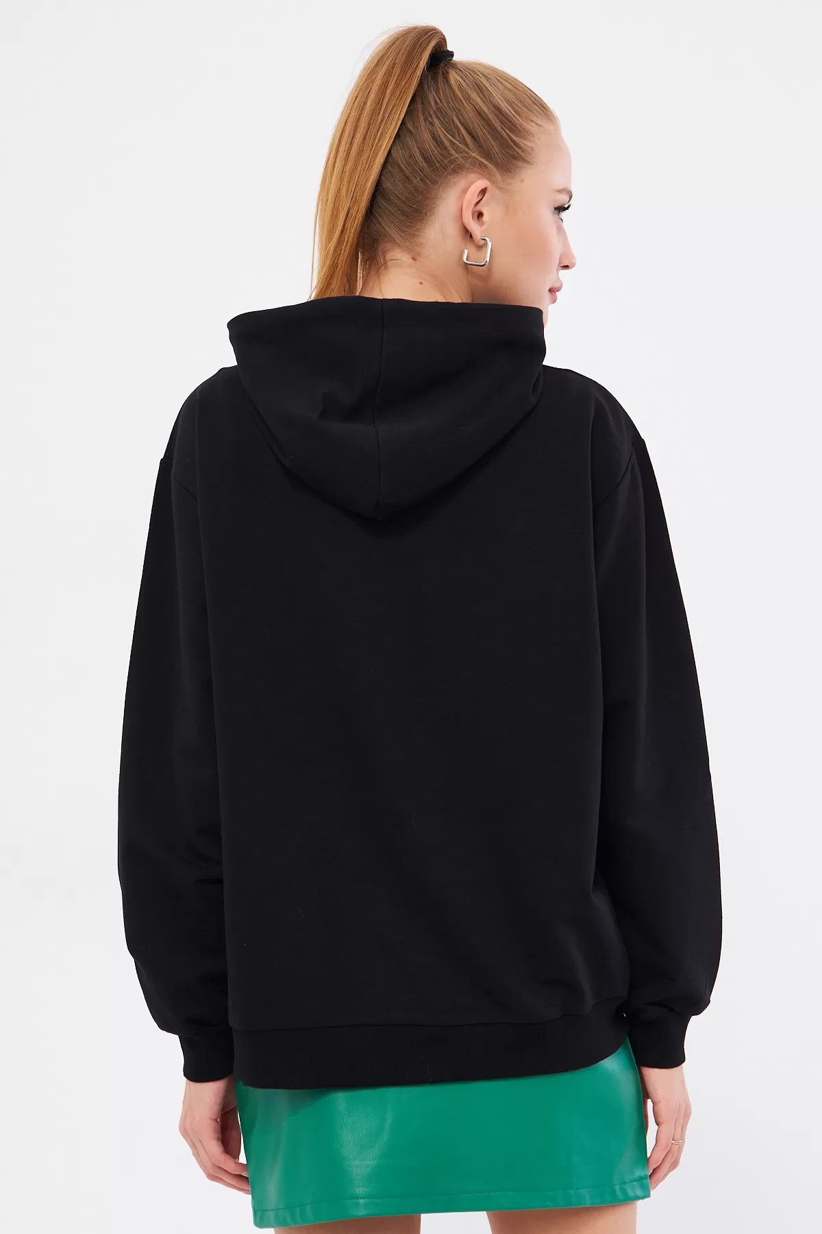 ARM-25K001025 Siyah Cepli Kapüşonlu Sweatshirt