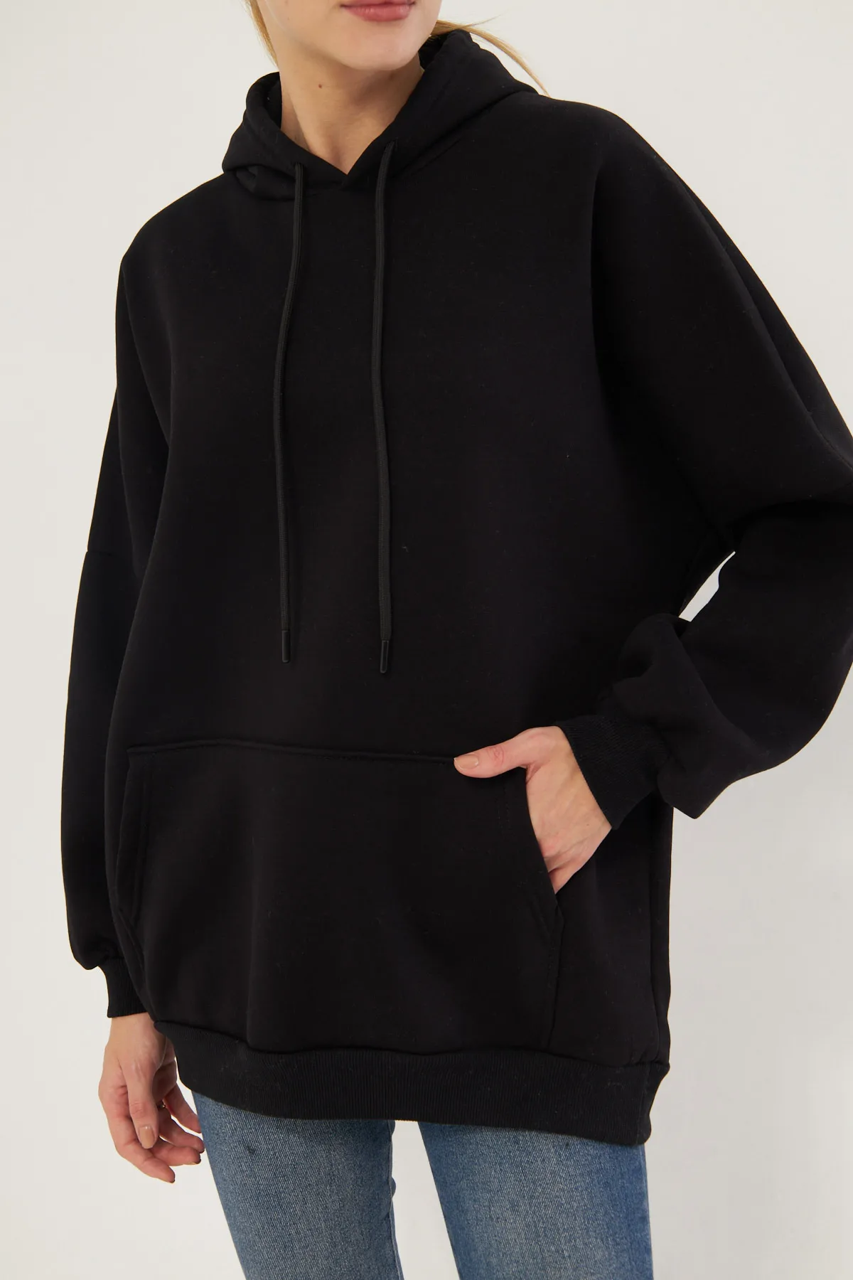 ARM-25K001045 Siyah Kapüşonlu İçi Şardonlu Kanguru Cepli Oversize Sweatshirt