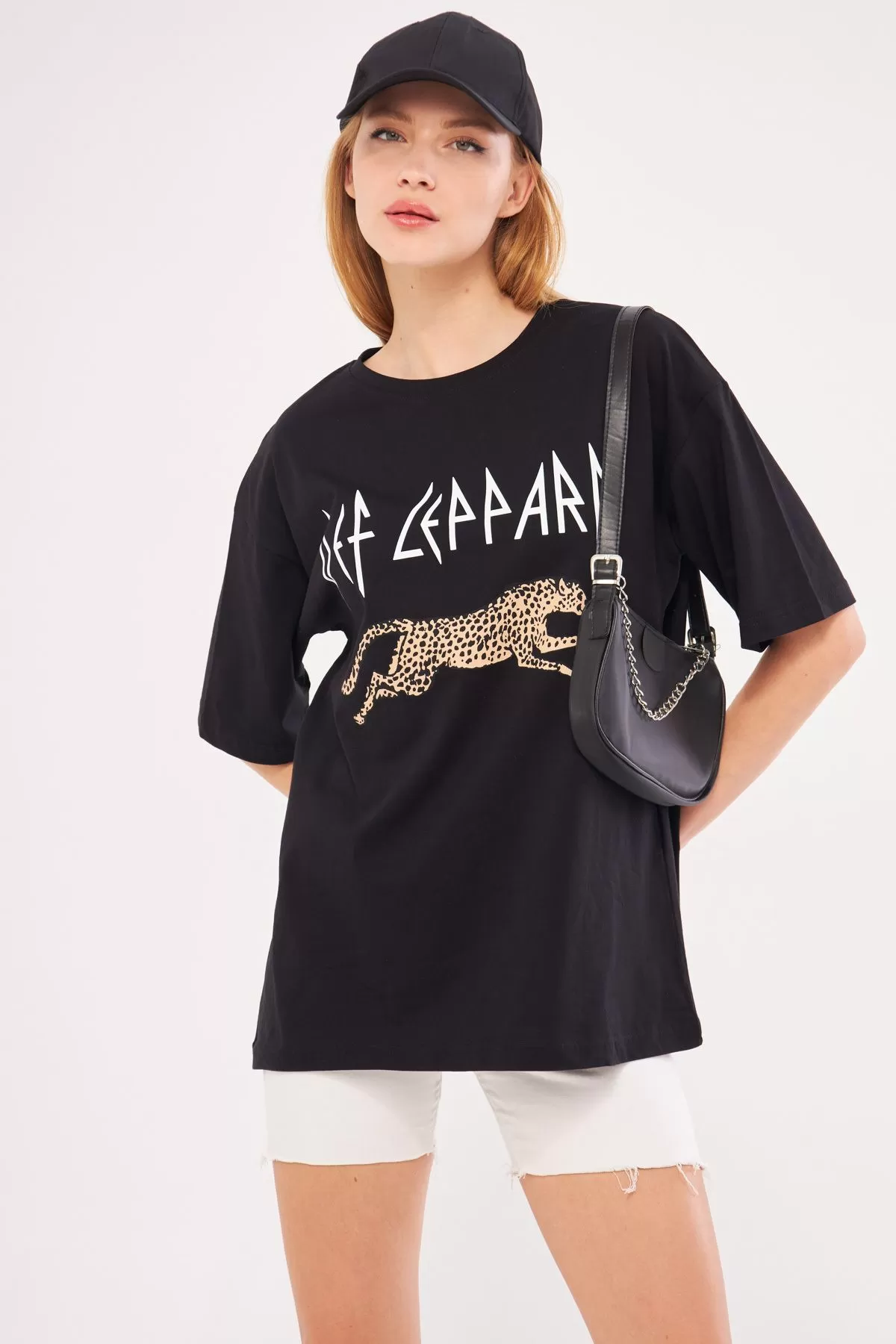 ARM-24Y024022 Siyah Önü Leopar Baskılı Oversize T-Shirt