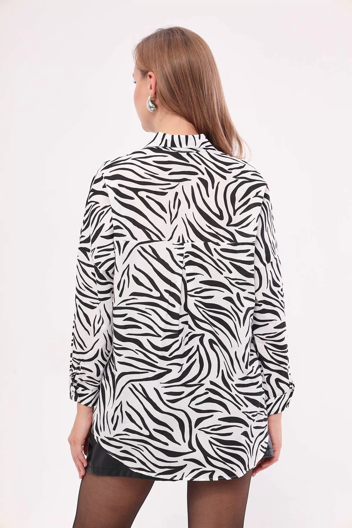 ARM-22Y001145 Siyah Zebra Desen Oversize Uzun Basic Gömlek